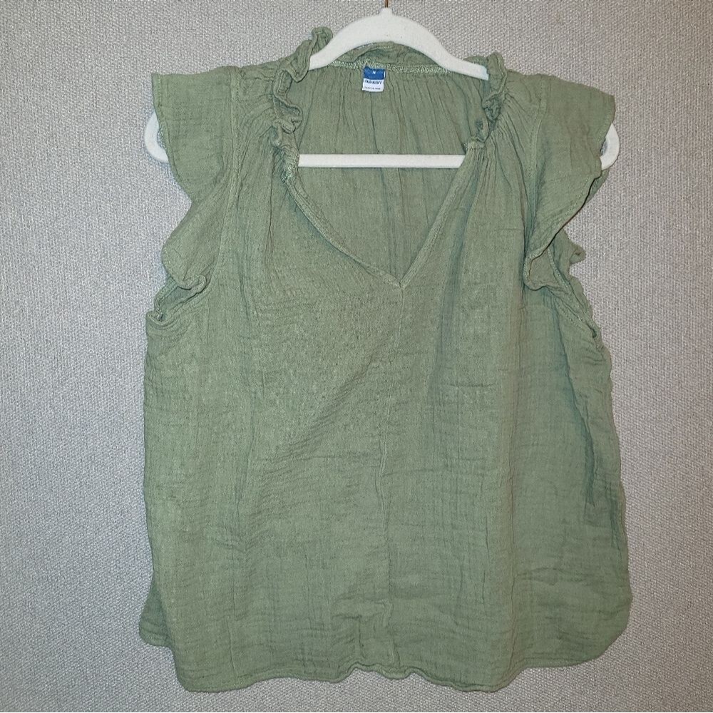 Old Navy Size Medium Olive Ruffled Sleeveless Shirt